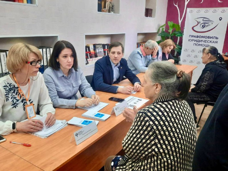 Курский Росреестр:юридическая помощь жителям приграничных районов в пункте временного размещения. Курский Росреестр:юридическая помощь жителям приграничных районов в пункте временного размещения.